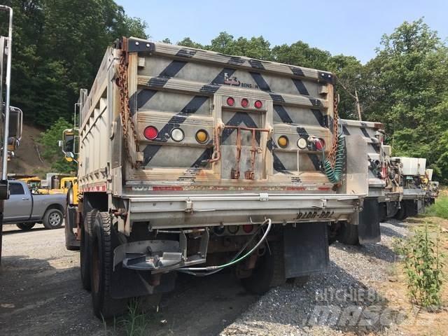 Mack CV700 Lame spazzaneve e aratri