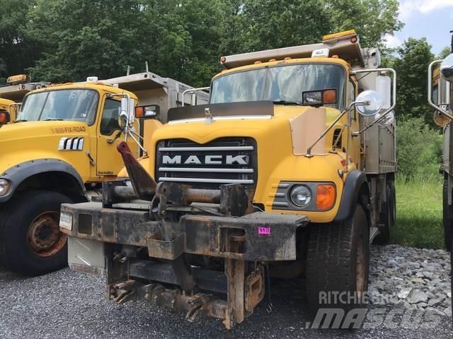 Mack CV700 Lame spazzaneve e aratri