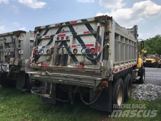 Mack CV700 Lame spazzaneve e aratri