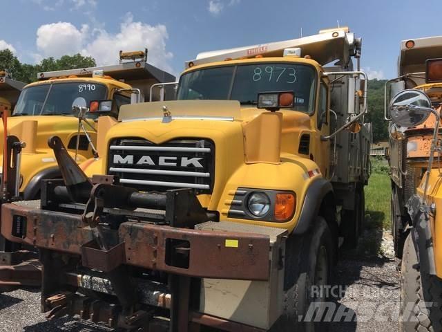 Mack CV700 Lame spazzaneve e aratri