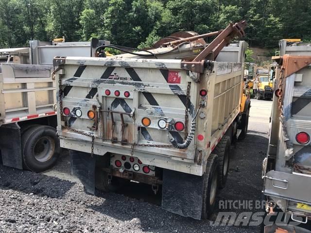 Mack CV700 Lame spazzaneve e aratri