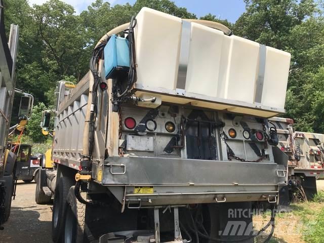 Mack CV700 Lame spazzaneve e aratri