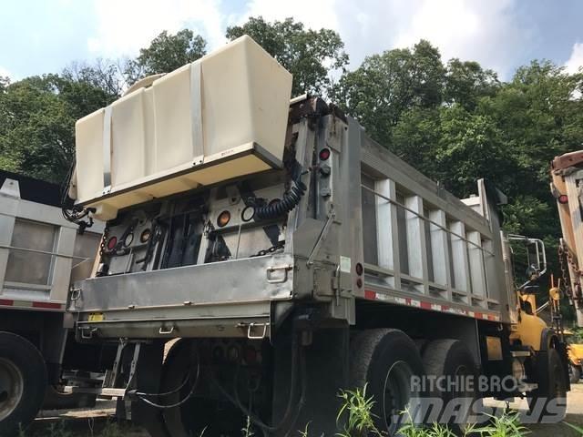 Mack CV700 Lame spazzaneve e aratri