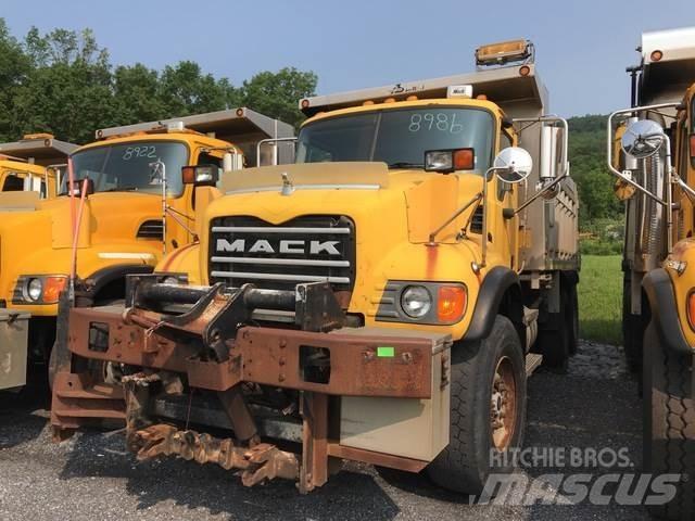 Mack CV700 Lame spazzaneve e aratri