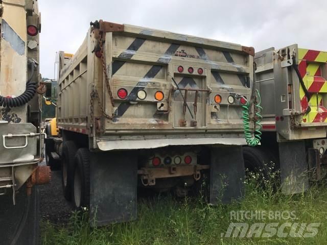 Mack CV700 Lame spazzaneve e aratri