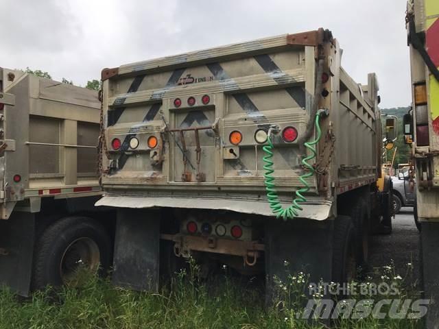 Mack CV700 Lame spazzaneve e aratri