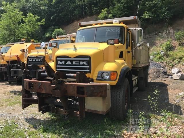 Mack CV700 Lame spazzaneve e aratri