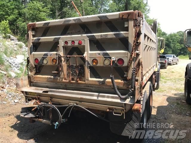 Mack CV700 Lame spazzaneve e aratri