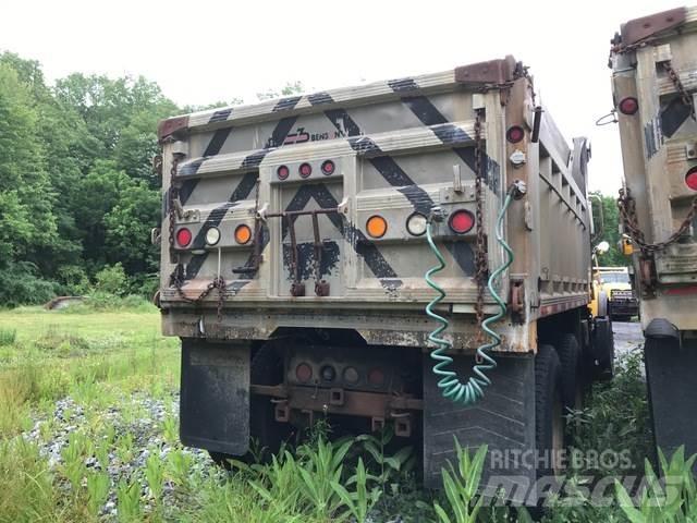 Mack CV700 Camion ribaltabili