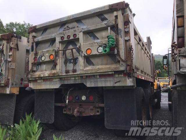 Mack CV700 Lame spazzaneve e aratri