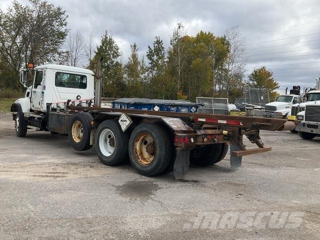 Mack CV713 Camion con cassone scarrabile