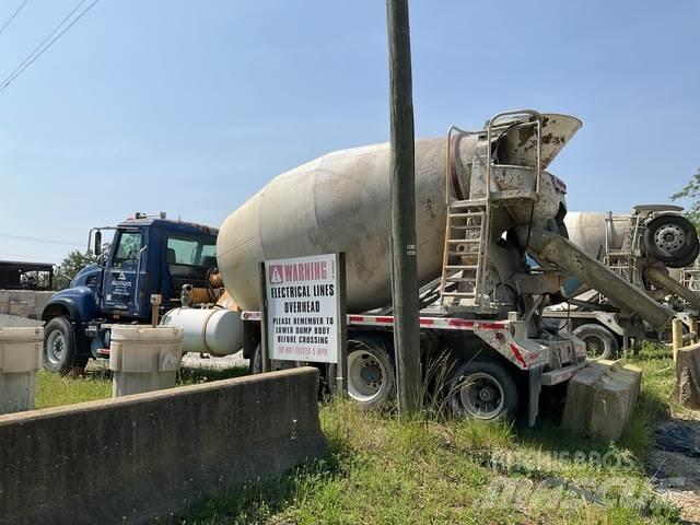 Mack CV713 Camion altro