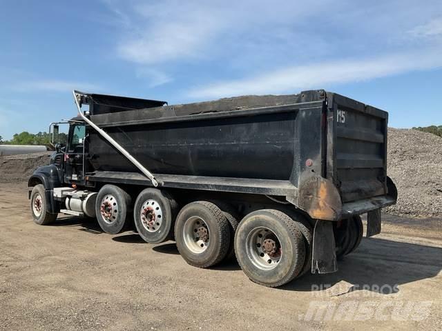 Mack CV713 Camion ribaltabili
