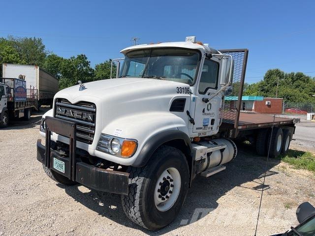 Mack CV713 Camion con sponde ribaltabili