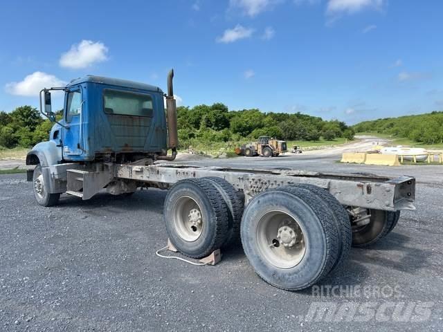 Mack CV713 Cabine e interni