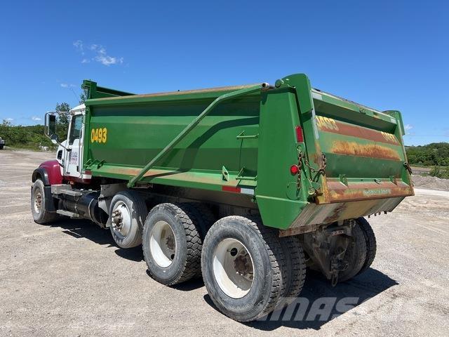 Mack CV713 Camion ribaltabili