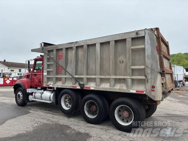 Mack CV713 Camion ribaltabili