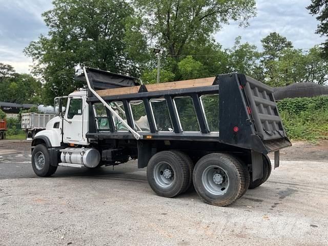 Mack CV713 Camion ribaltabili