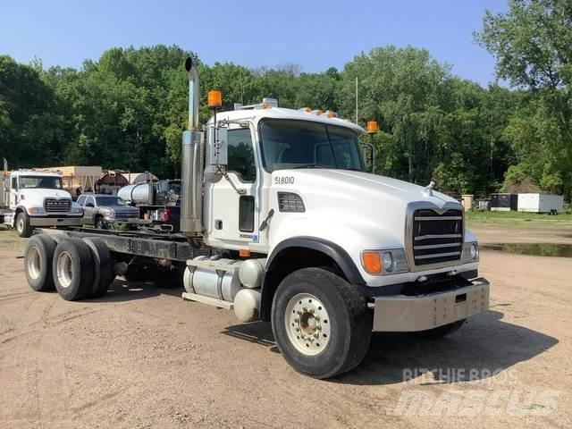 Mack CV713 Cabine e interni
