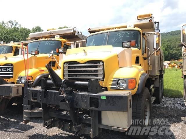 Mack CV713 Lame spazzaneve e aratri
