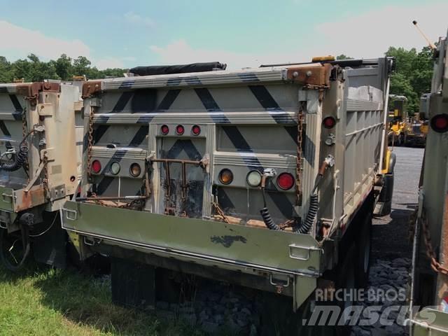 Mack CV713 Lame spazzaneve e aratri