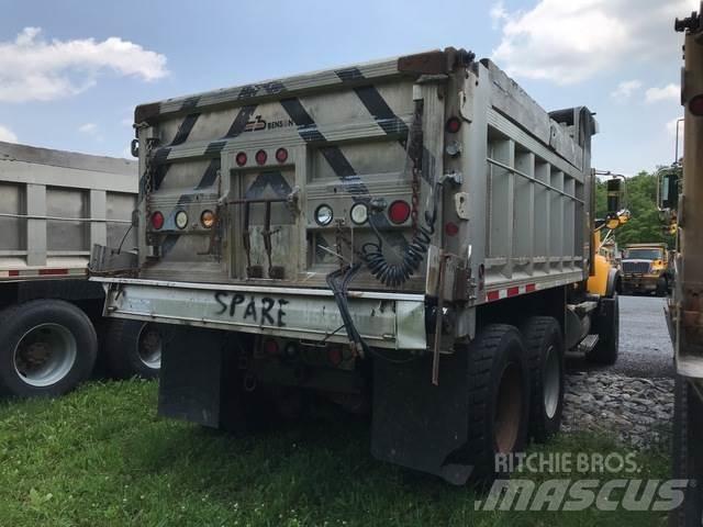Mack CV713 Lame spazzaneve e aratri