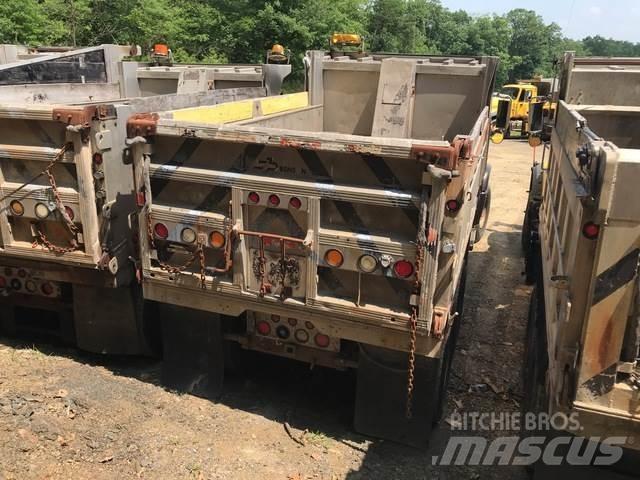 Mack CV713 Lame spazzaneve e aratri