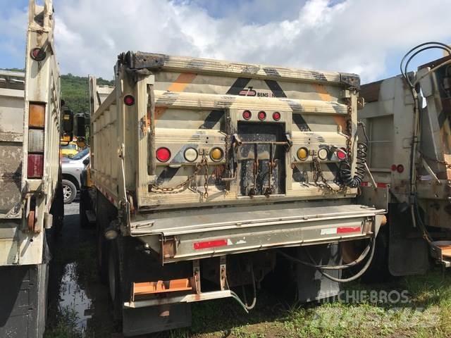 Mack CV713 Lame spazzaneve e aratri