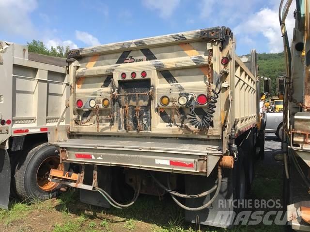 Mack CV713 Lame spazzaneve e aratri