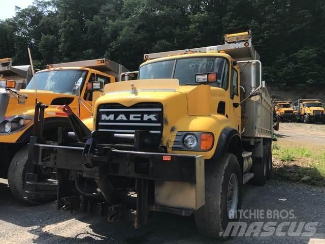 Mack CV713 Lame spazzaneve e aratri