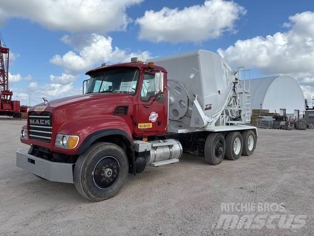 Mack CV713 Camion altro