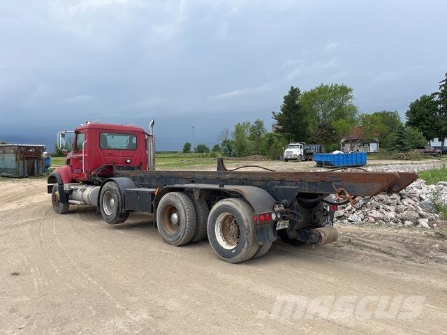 Mack CV713 Camion con cassone scarrabile