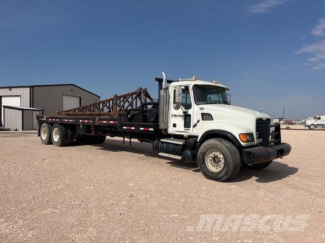 Mack CV713 Camion con sponde ribaltabili
