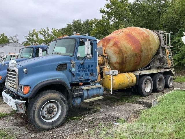 Mack CV713 Camion altro