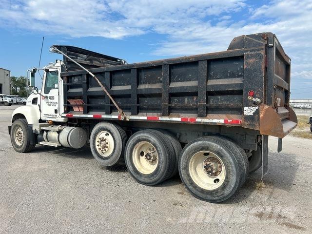 Mack CV713 Camion ribaltabili