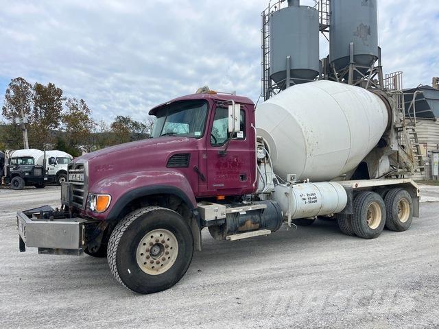 Mack CV713 Camion altro