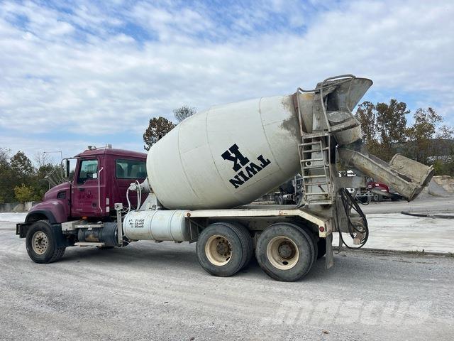 Mack CV713 Camion altro