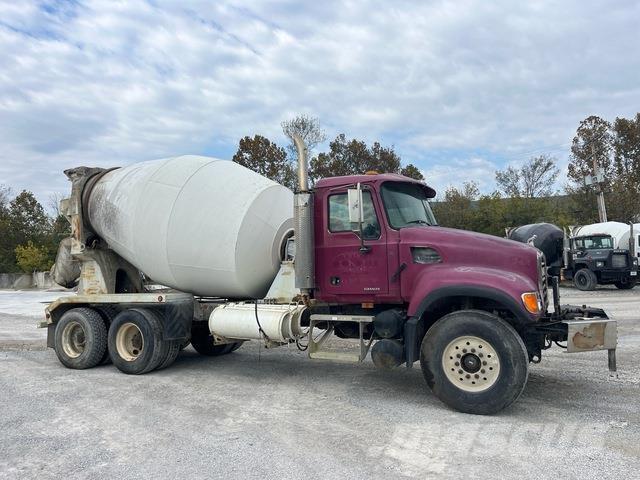 Mack CV713 Camion altro