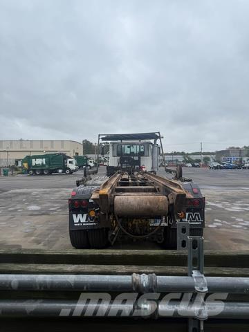 Mack CV713 Camion con cassone scarrabile
