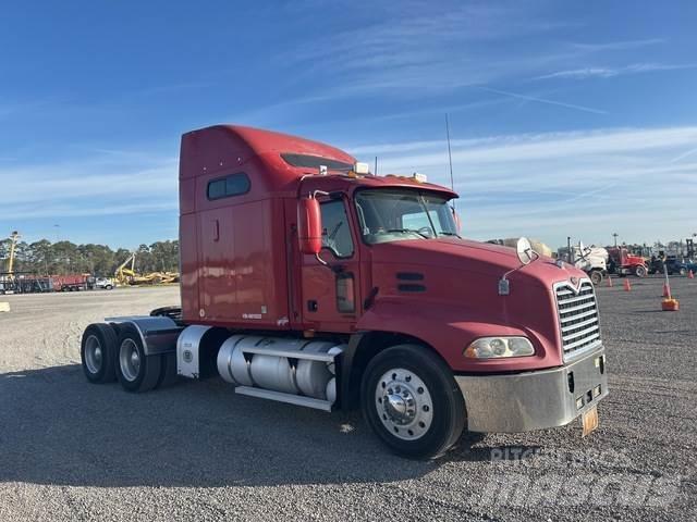 Mack CX613 Motrici e Trattori Stradali
