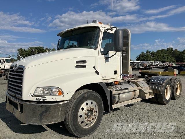 Mack CXN613 Motrici e Trattori Stradali