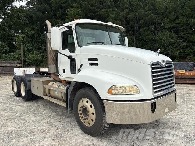 Mack CXN613 Motrici e Trattori Stradali