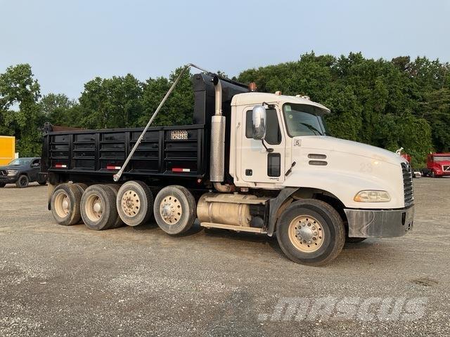 Mack CXN613 Camion ribaltabili