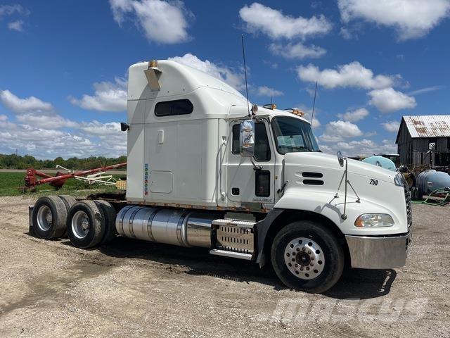 Mack CXU600 Motrici e Trattori Stradali