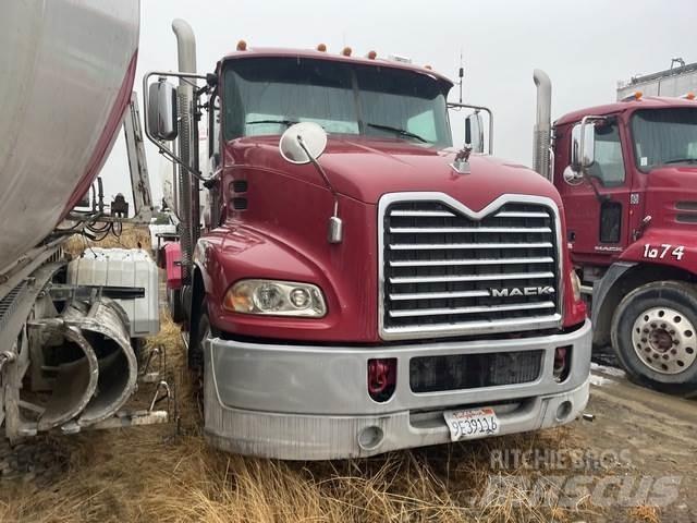 Mack CXU613 Motrici e Trattori Stradali
