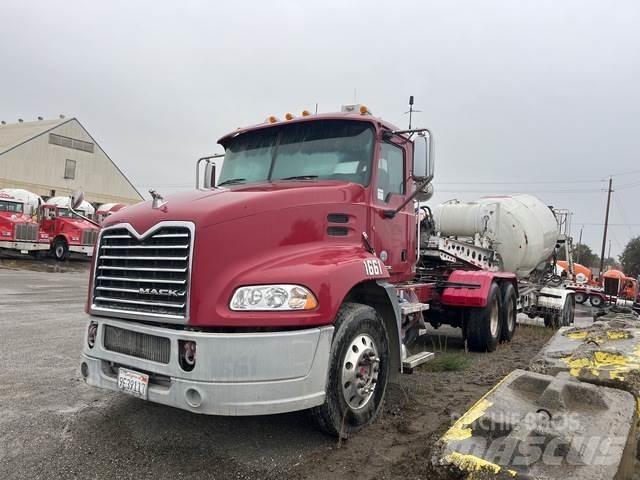 Mack CXU613 Motrici e Trattori Stradali