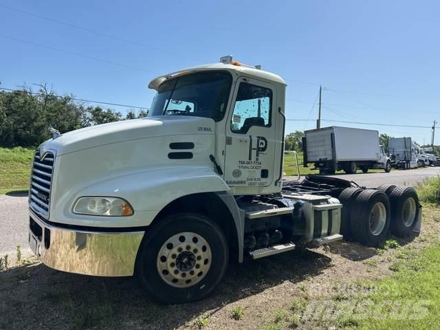 Mack CXU613 Motrici e Trattori Stradali