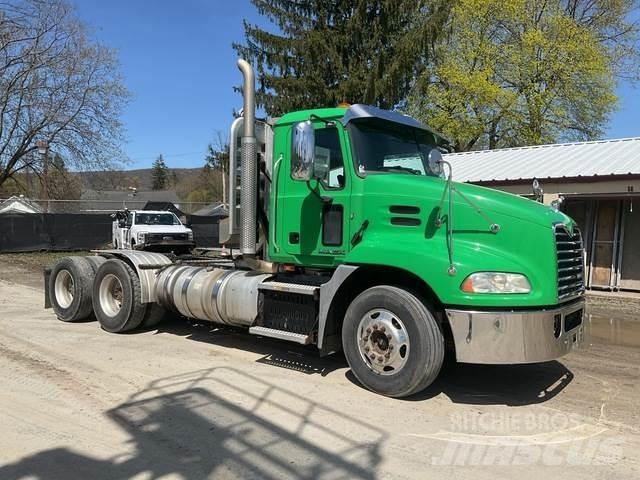 Mack CXU613 Motrici e Trattori Stradali