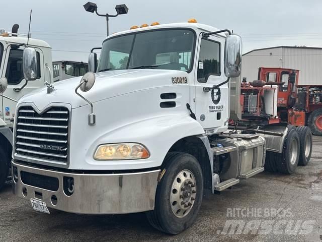 Mack CXU613 Motrici e Trattori Stradali