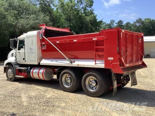 Mack CXU613 Camion ribaltabili